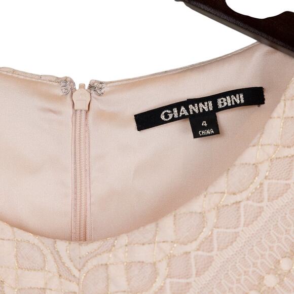 GIANNI Bini light pink/peach full length lace bodice formal dress. 4. - Picture 2 of 13